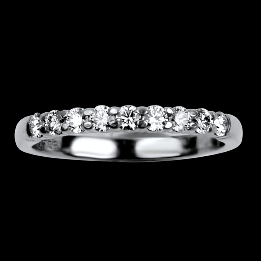 Estate PAGE Estate | Estate 14K White Gold Heartstar Diamond Band