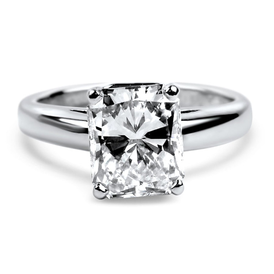 Estate PAGE Estate | Estate White Gold 2.01Cts Radiant Diamond Solitaire Ring