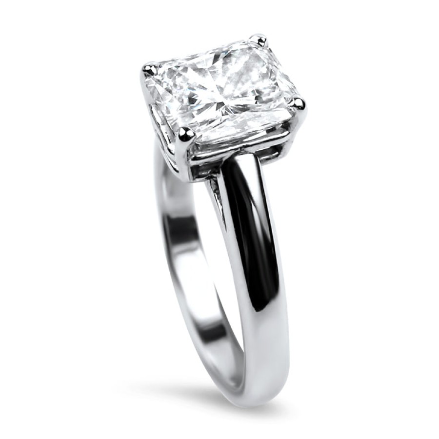 Estate PAGE Estate | Estate White Gold 2.01Cts Radiant Diamond Solitaire Ring