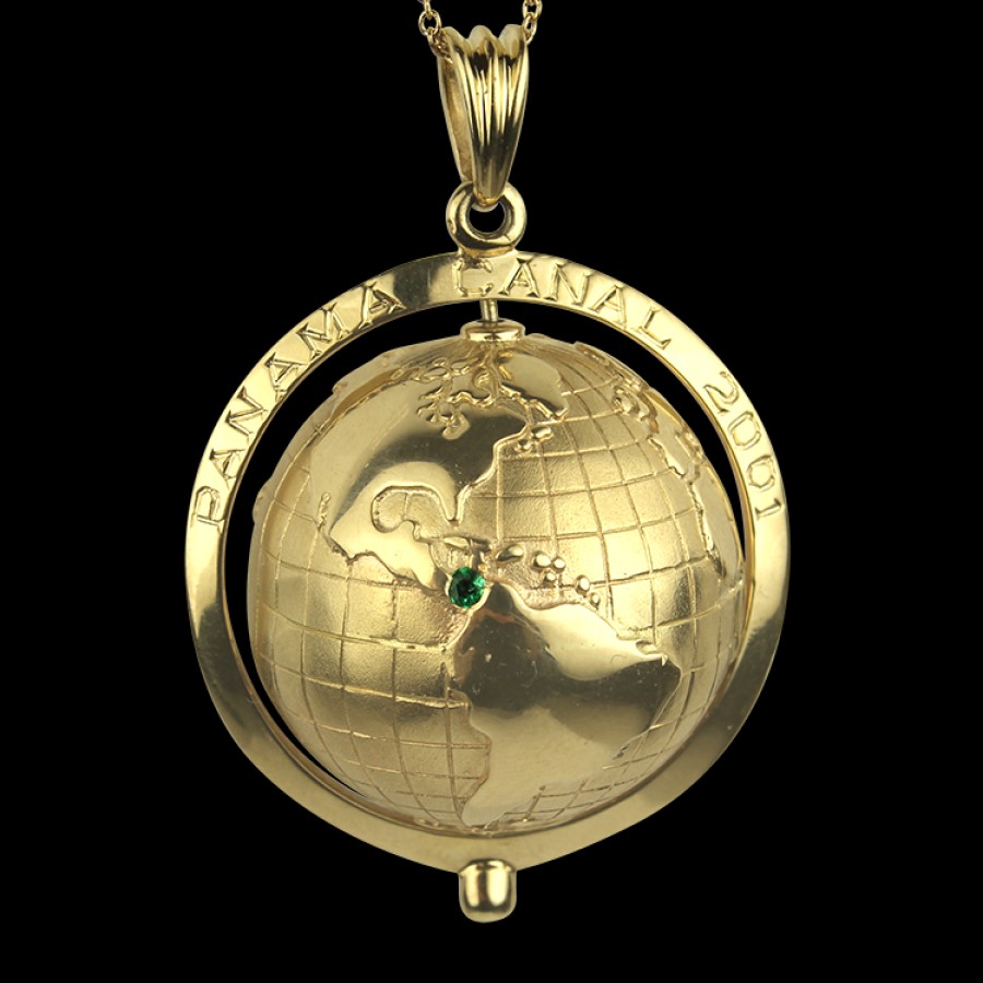 Estate PAGE Estate | Estate 14K Yellow Gold Earth Golbe Pendant