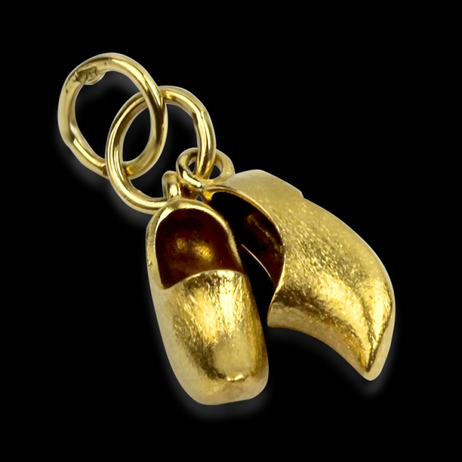 Estate PAGE Estate | Estate 18K Yellow Gold Pair Of Clogs Charm