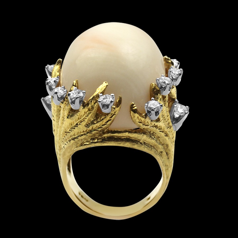 Estate PAGE Estate | Estate 18K Yellow Gold Coral & Diamond Ring