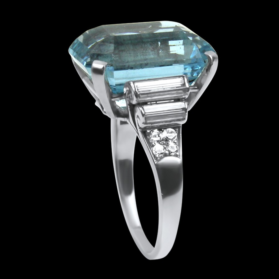 Estate PAGE Estate | Estate Platinum Aquamarine & Diamond Ring