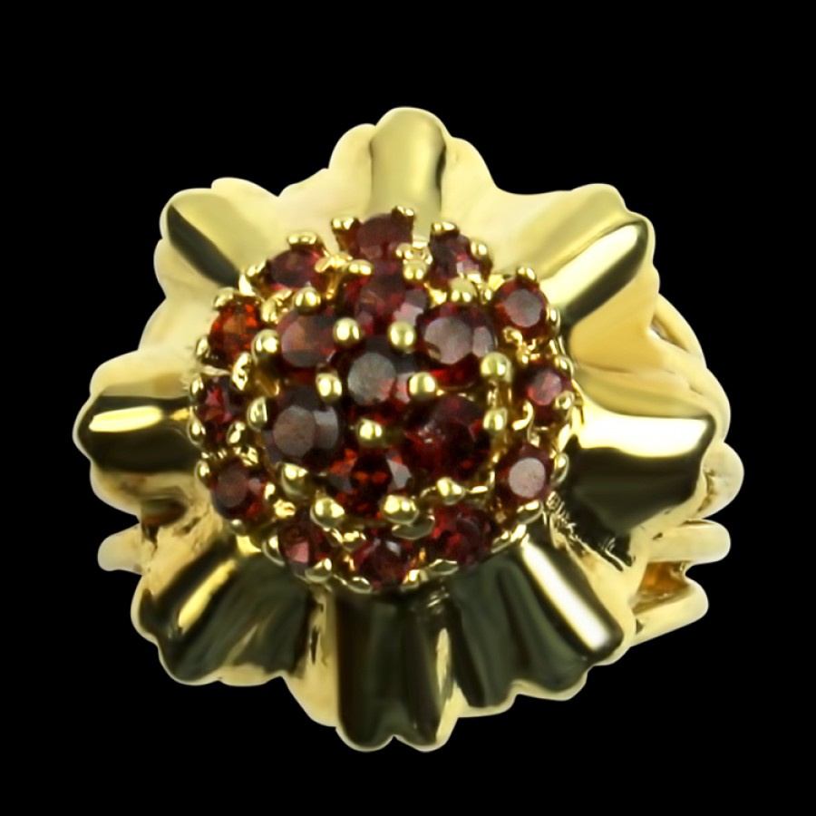 Estate PAGE Estate | Estate 14K Yellow Gold Garnet Cluster Ring