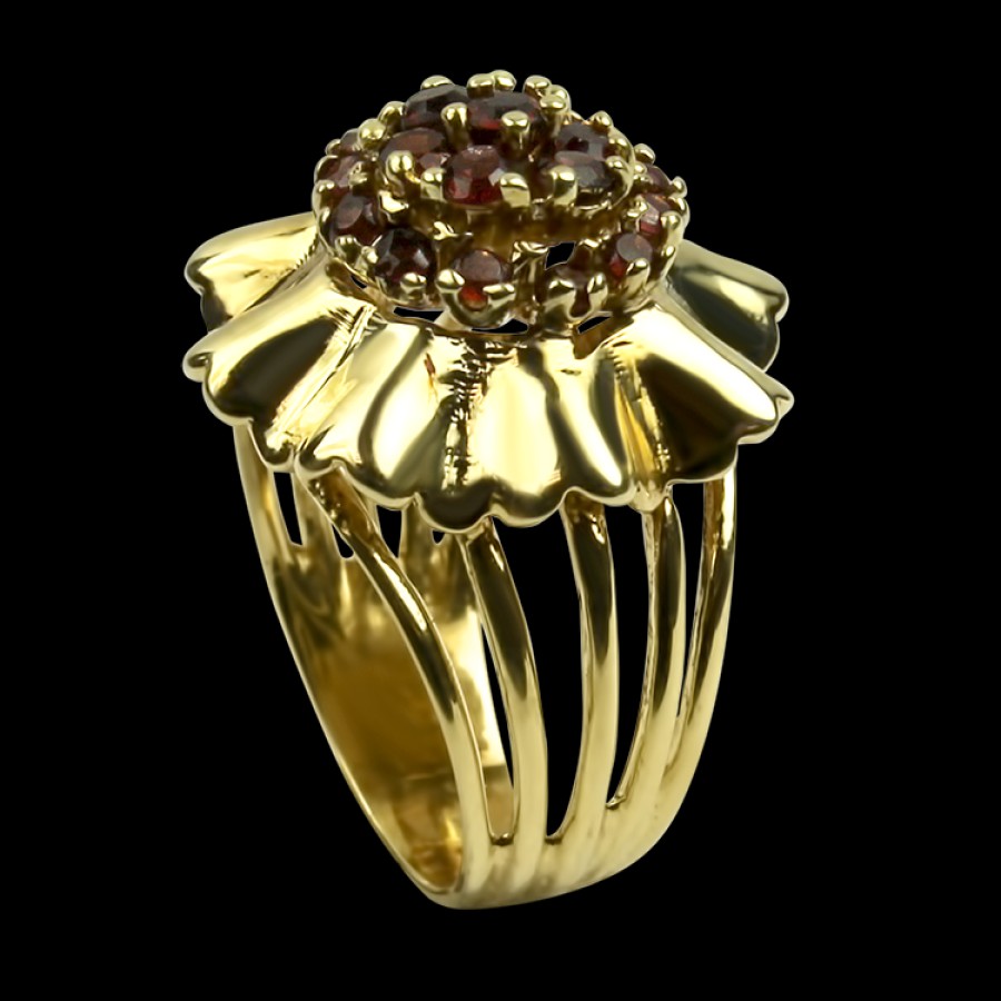 Estate PAGE Estate | Estate 14K Yellow Gold Garnet Cluster Ring